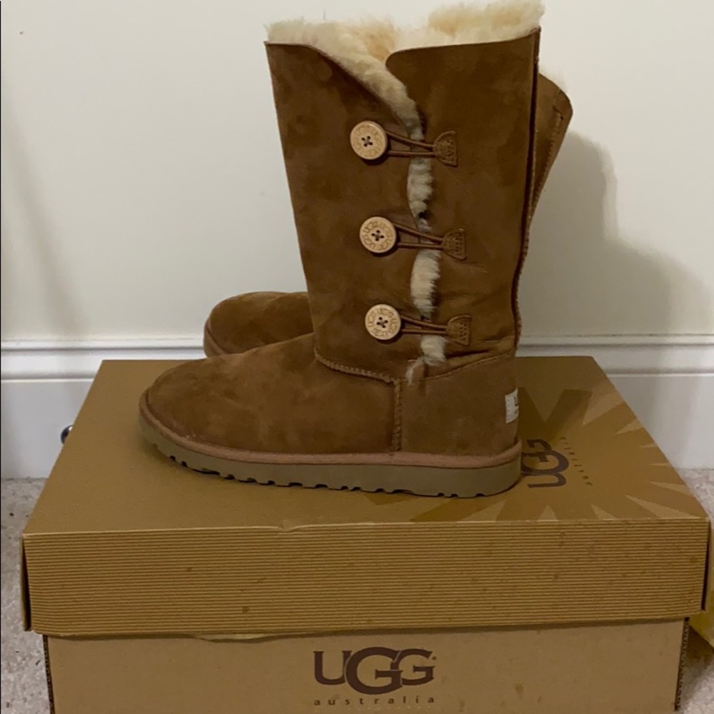 UGG BOOTS